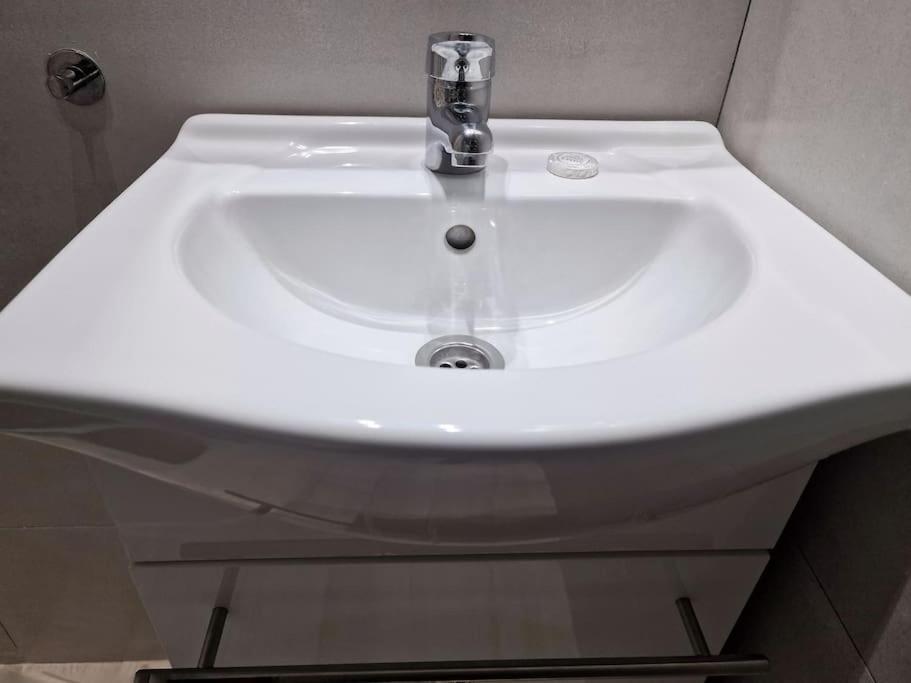Ferienwohnung Mediodia Chica Apartamento Tipo Loft En La Latina Madrid Exterior foto