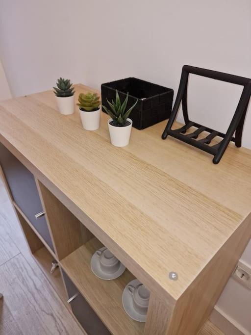 Ferienwohnung Mediodia Chica Apartamento Tipo Loft En La Latina Madrid Exterior foto