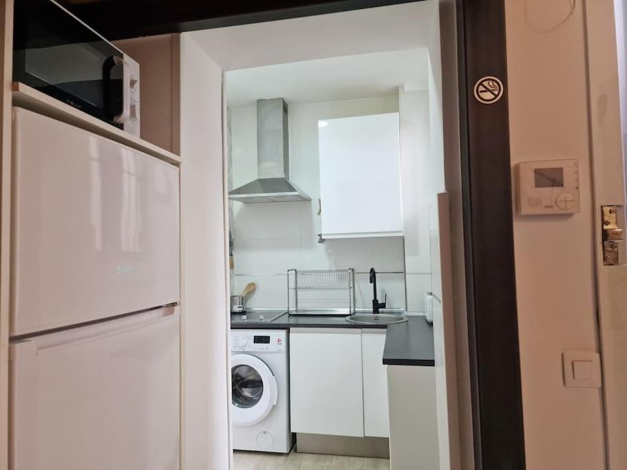 Ferienwohnung Mediodia Chica Apartamento Tipo Loft En La Latina Madrid Exterior foto