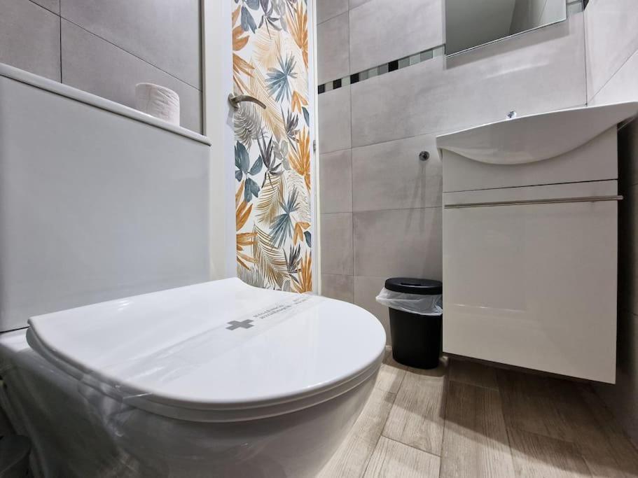 Ferienwohnung Mediodia Chica Apartamento Tipo Loft En La Latina Madrid Exterior foto