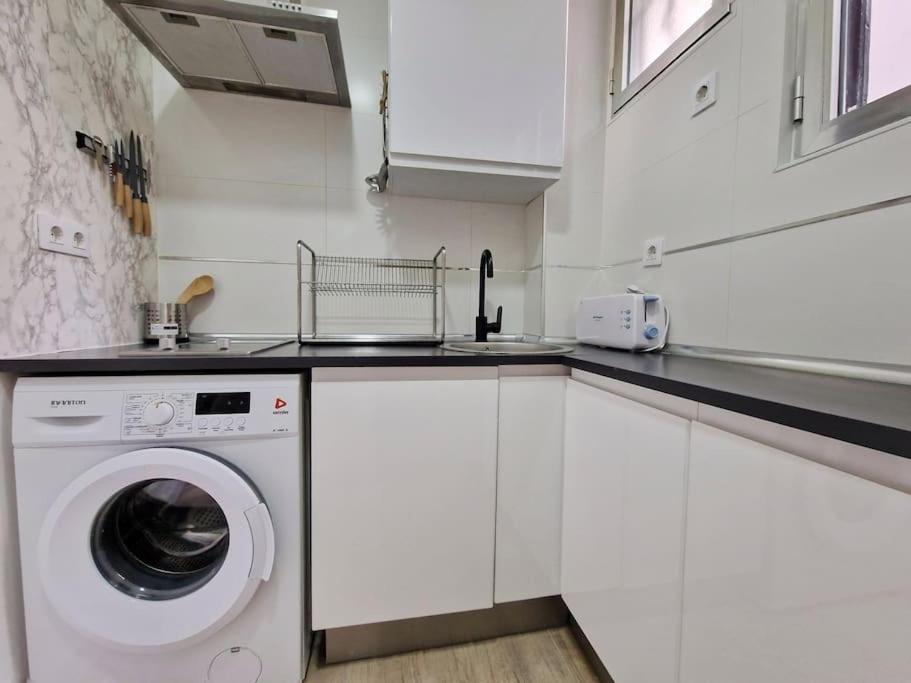 Ferienwohnung Mediodia Chica Apartamento Tipo Loft En La Latina Madrid Exterior foto