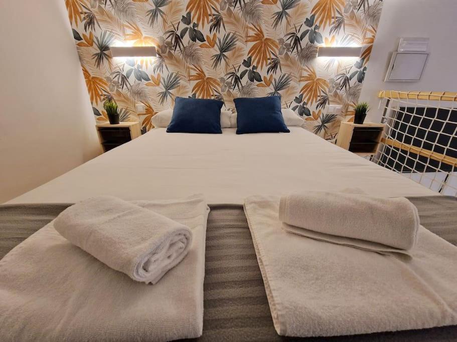 Ferienwohnung Mediodia Chica Apartamento Tipo Loft En La Latina Madrid Exterior foto